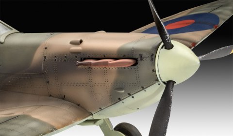 Model Revell SPITFIRE MK.II IRON MAIDEN Model Revell SPITFIRE MK.II IRON MAIDEN