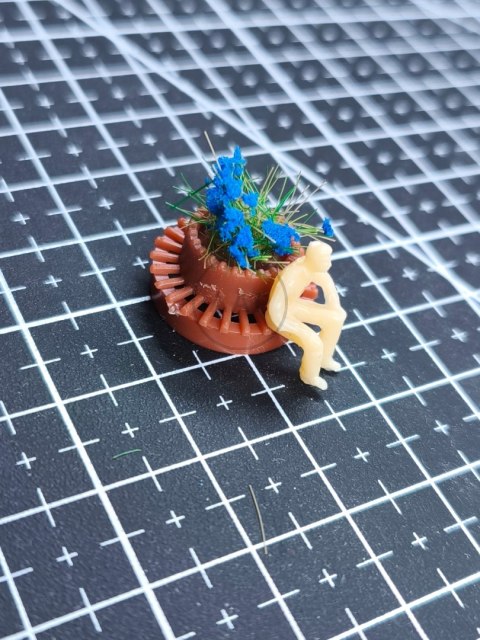 MINIATUROWY KWIETNIK Z ŁAWKĄ H0 1:87 AAP DO MAKIET 4 SZT